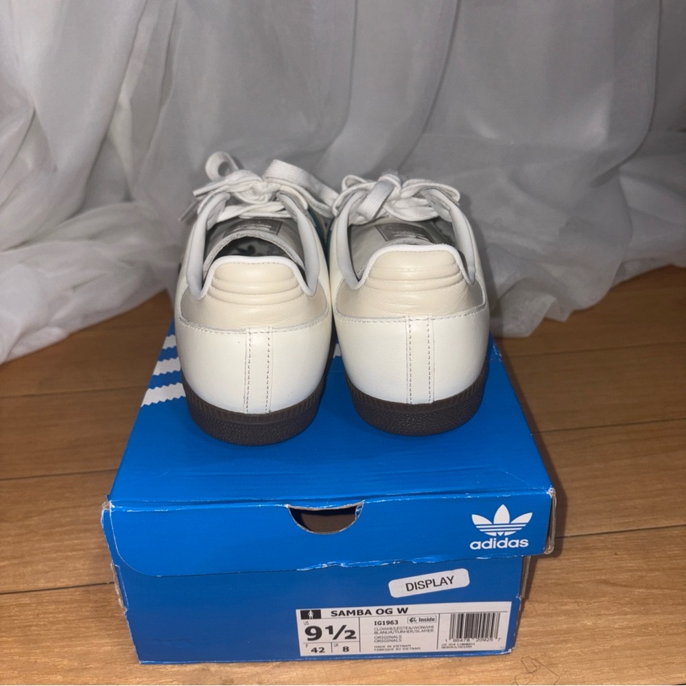 Adidas Samba White with Green Stripes Sneakers - Picture 5 of 7